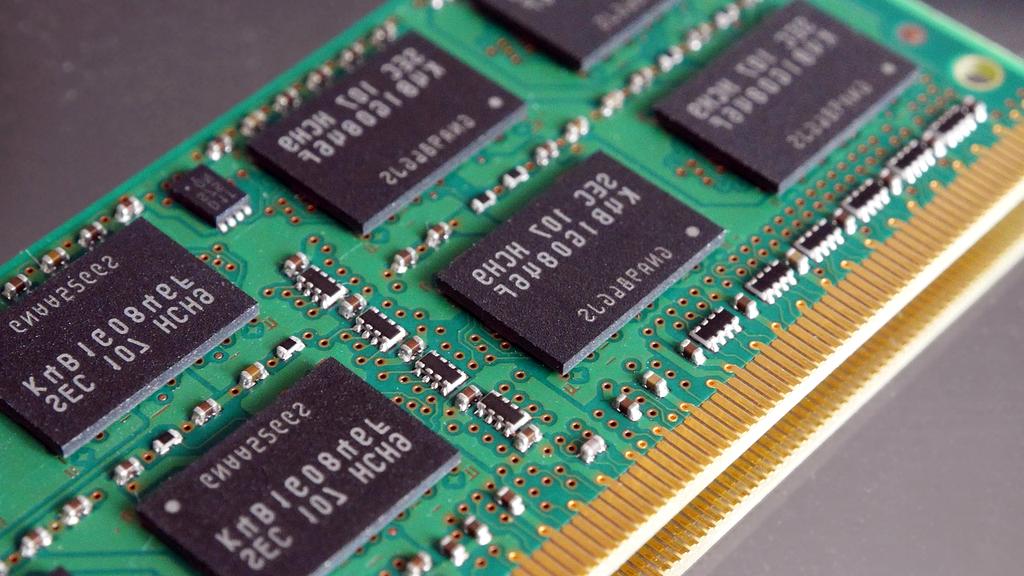 Customized hardware setup with specialized memory components